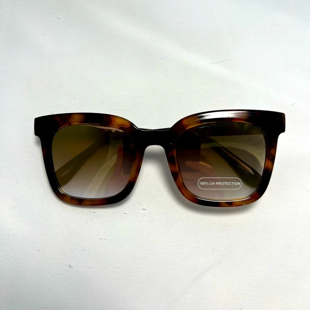 BOGO Bethanny Women’s Tortoise Square Sunglasses